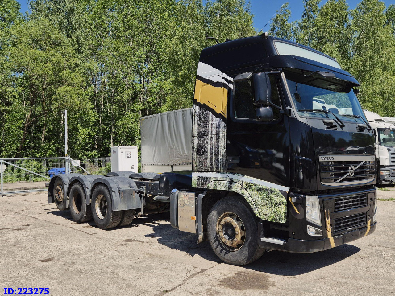 VOLVO FH13 540HP 8X4 (Steering axle) RETARDER - Cab chassis truck: picture 4 VOLVO FH13 540HP 8X4 (Steering axle) RETARDER - Cab chassis truck: picture 4