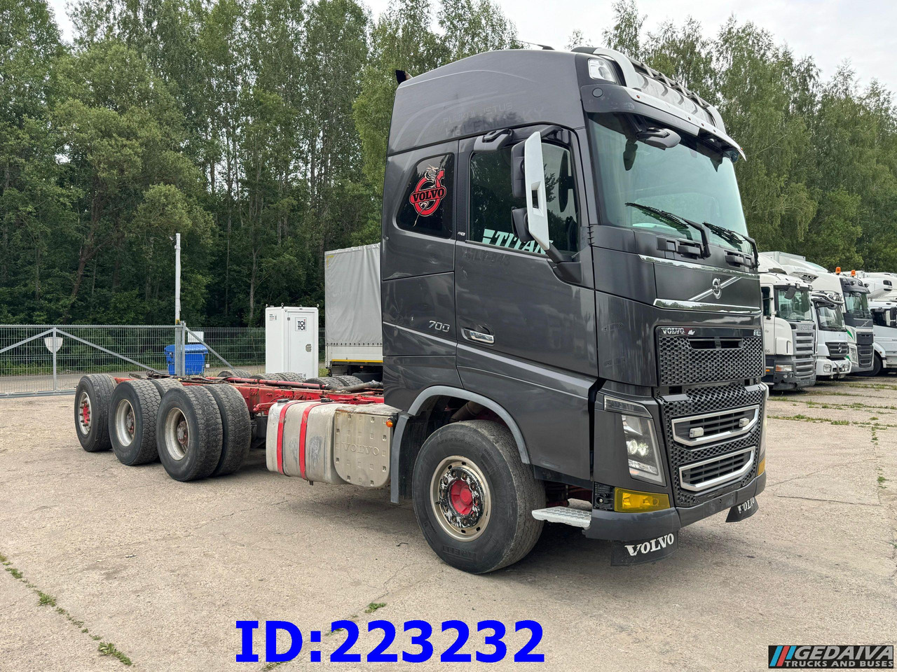 VOLVO FH16 700HP 8X4 Big Axles - Timber truck: picture 3 VOLVO FH16 700HP 8X4 Big Axles - Timber truck: picture 3