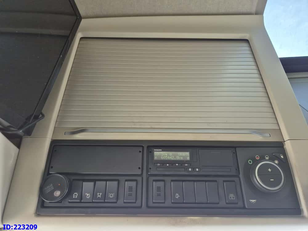 Cab chassis truck VOLVO FH16 750HP 8x4 Steering axle: picture 20 Cab chassis truck VOLVO FH16 750HP 8x4 Steering axle: picture 20