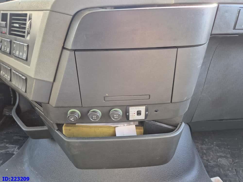 Cab chassis truck VOLVO FH16 750HP 8x4 Steering axle: picture 18 Cab chassis truck VOLVO FH16 750HP 8x4 Steering axle: picture 18