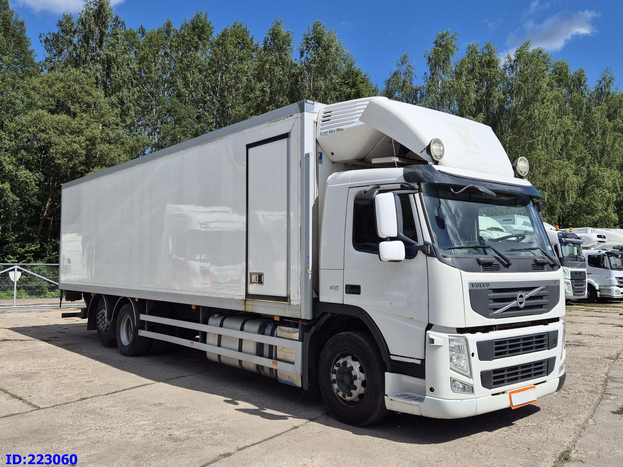 VOLVO FM 410HP - 6X2 - Euro5 -Steering axle - Refrigerator truck: picture 4 VOLVO FM 410HP - 6X2 - Euro5 -Steering axle - Refrigerator truck: picture 4