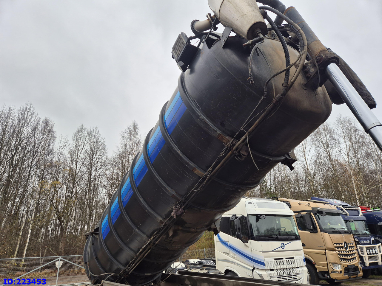 VOLVO FM11 450HP 6x2 TANK 16000 l / VACUUM JUROP PR 150 / ASENIZACYJNY / Euro5 / Steering Axle - Tank truck: picture 5 VOLVO FM11 450HP 6x2 TANK 16000 l / VACUUM JUROP PR 150 / ASENIZACYJNY / Euro5 / Steering Axle - Tank truck: picture 5