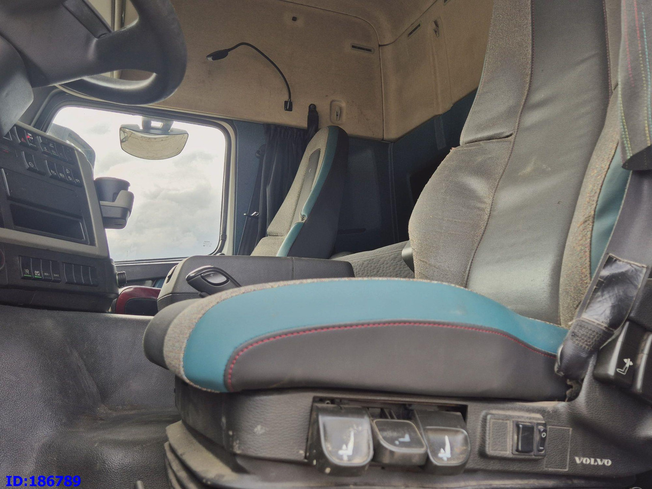 Cab chassis truck VOLVO FM13 500HP 6x2: picture 11 Cab chassis truck VOLVO FM13 500HP 6x2: picture 11