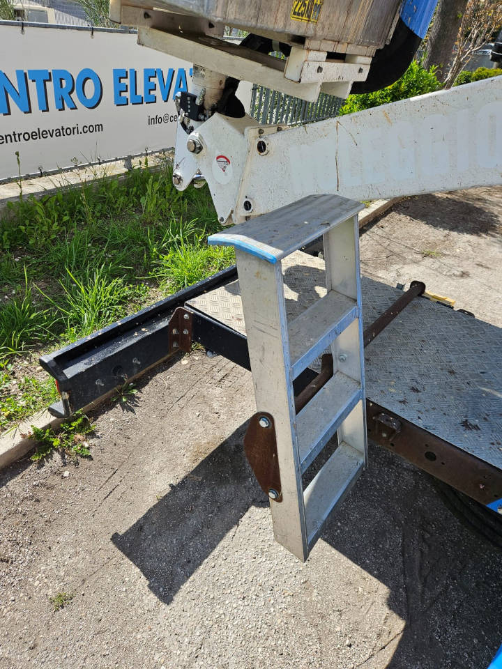 Truck mounted aerial platform SOCAGE DA 320: picture 8