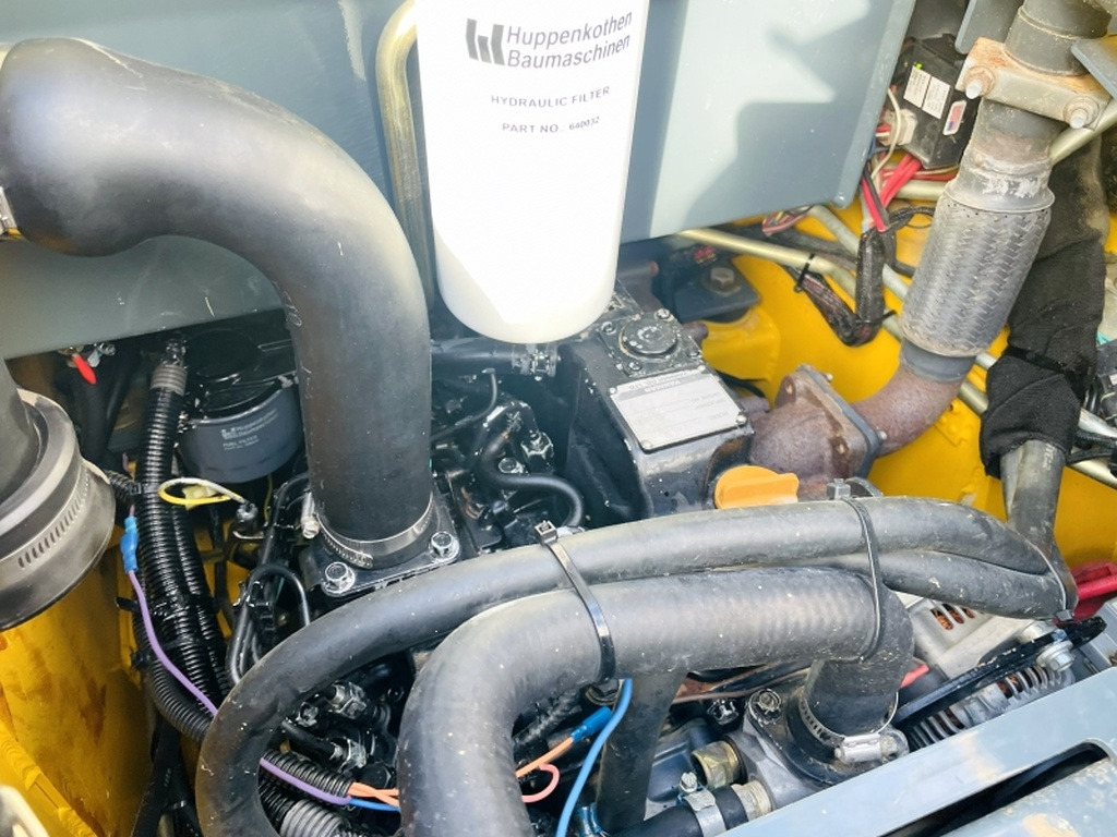 Skid steer loader Gehl SL4240 (4090): picture 8 Skid steer loader Gehl SL4240 (4090): picture 8