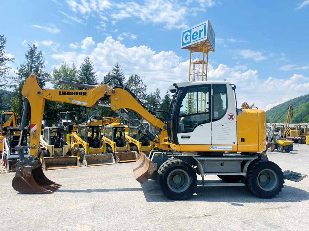 Liebherr A910 Compact (4025) - Wheel excavator: picture 1 Liebherr A910 Compact (4025) - Wheel excavator: picture 1