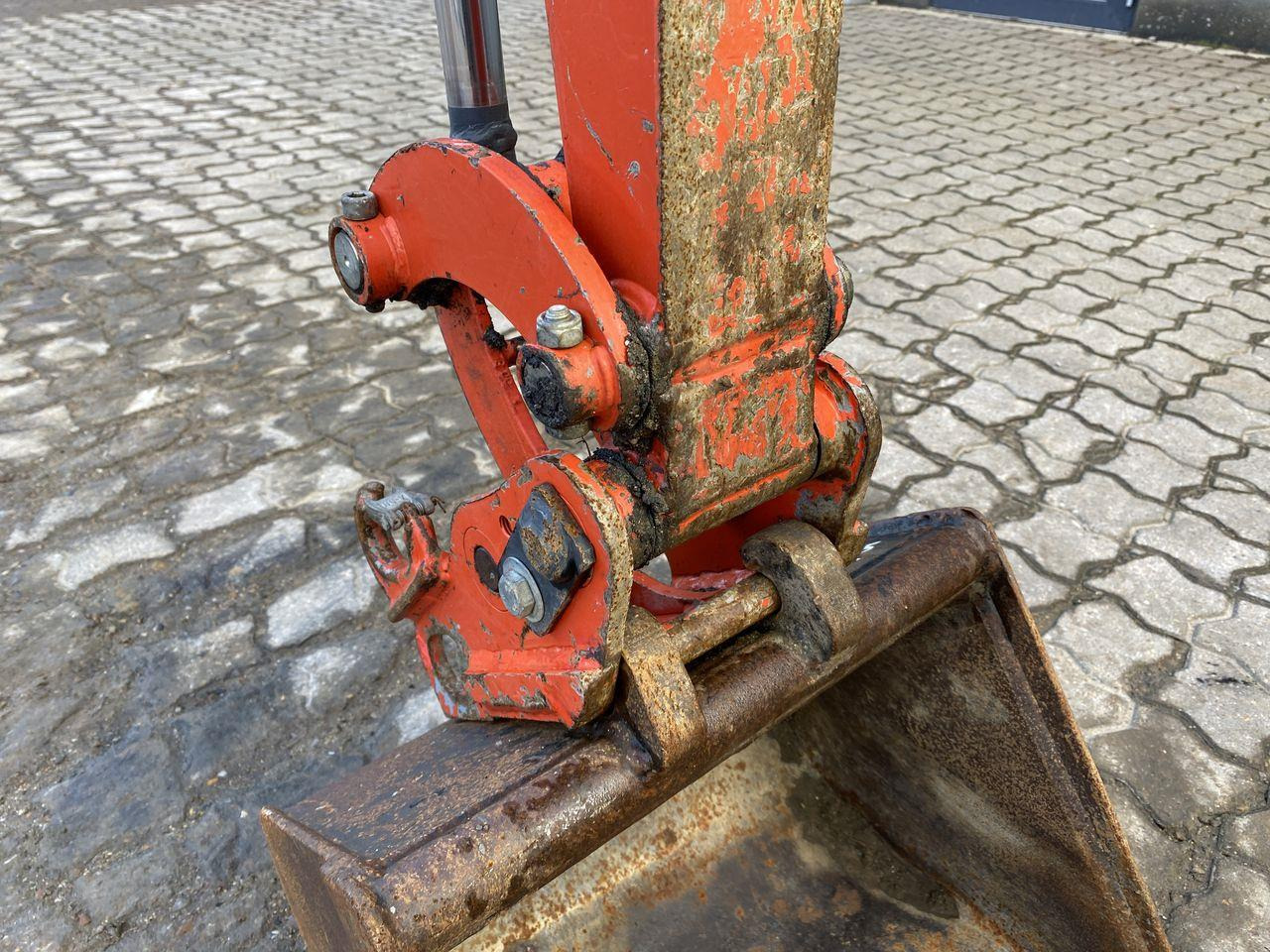 Mini excavator Kubota U10-3: picture 9