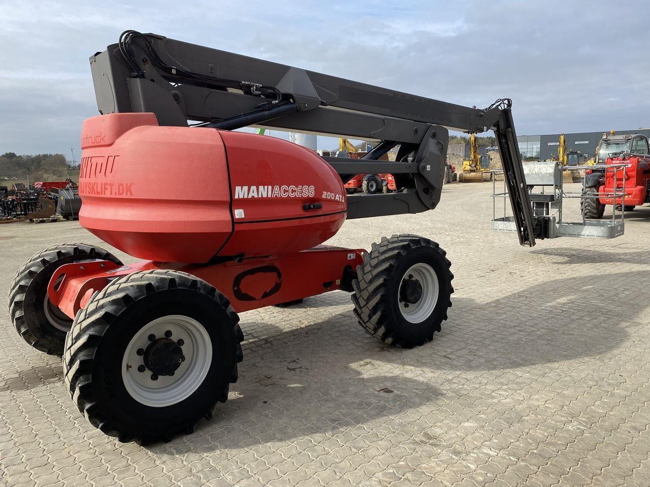 Manitou 200ATJ RC - Articulated boom: picture 4 Manitou 200ATJ RC - Articulated boom: picture 4