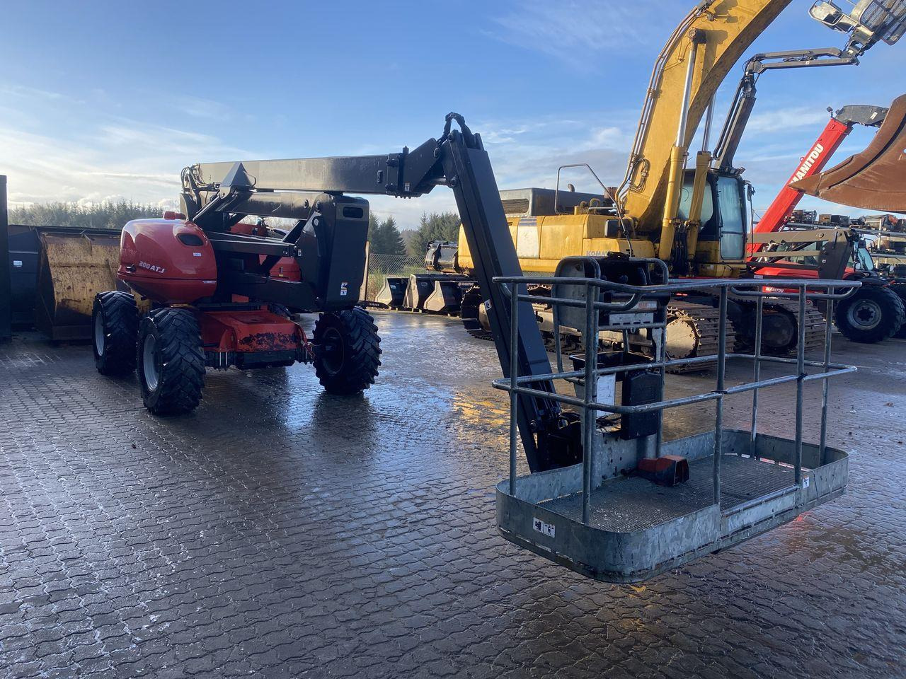 Manitou 200ATJ RC - Articulated boom: picture 5 Manitou 200ATJ RC - Articulated boom: picture 5