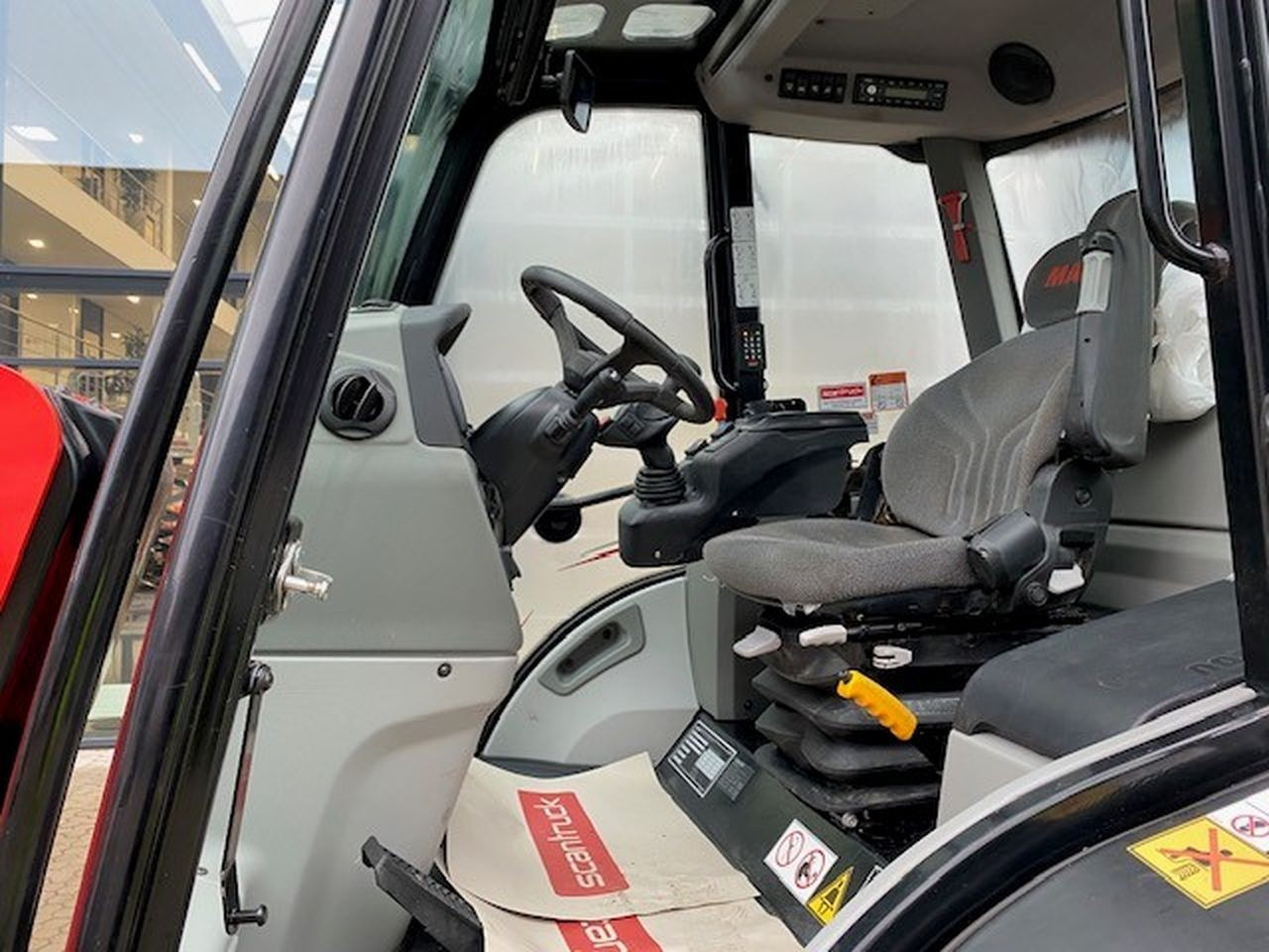 Telescopic handler Manitou MLA-T533 145V+Elite ST5: picture 6