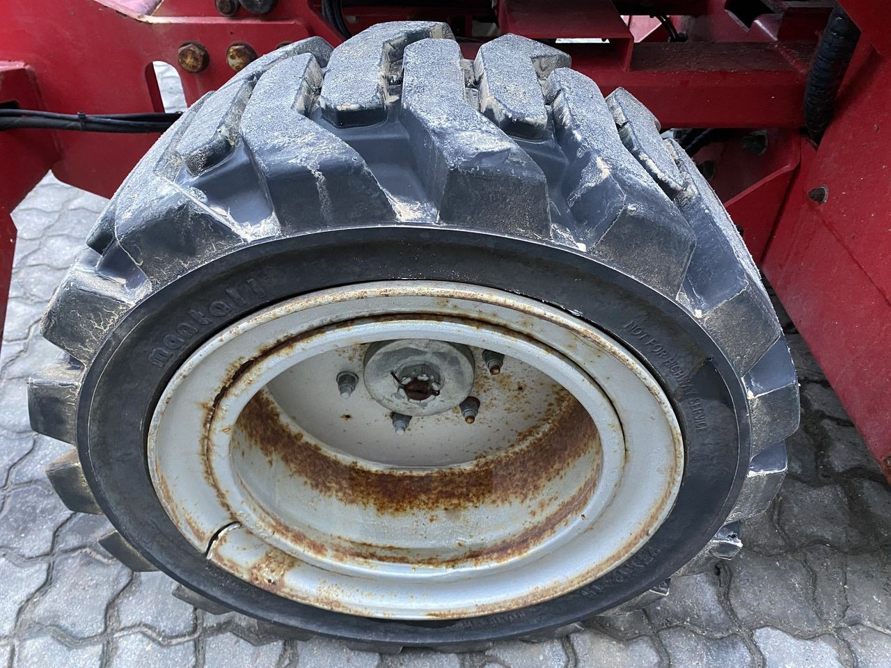 Mantall XD100RT - Scissor lift: picture 4 Mantall XD100RT - Scissor lift: picture 4