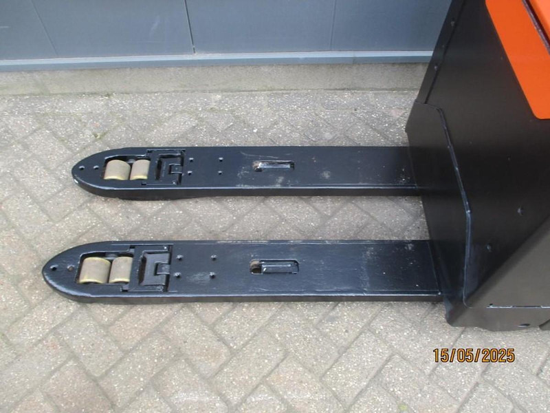 BT LPE 200 - Pallet truck: picture 4 BT LPE 200 - Pallet truck: picture 4
