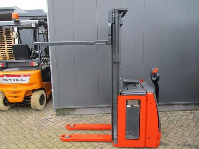 Linde L14 - Stacker: picture 3 Linde L14 - Stacker: picture 3