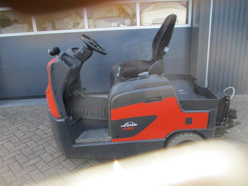 Linde P 60 - Tow tractor: picture 2 Linde P 60 - Tow tractor: picture 2
