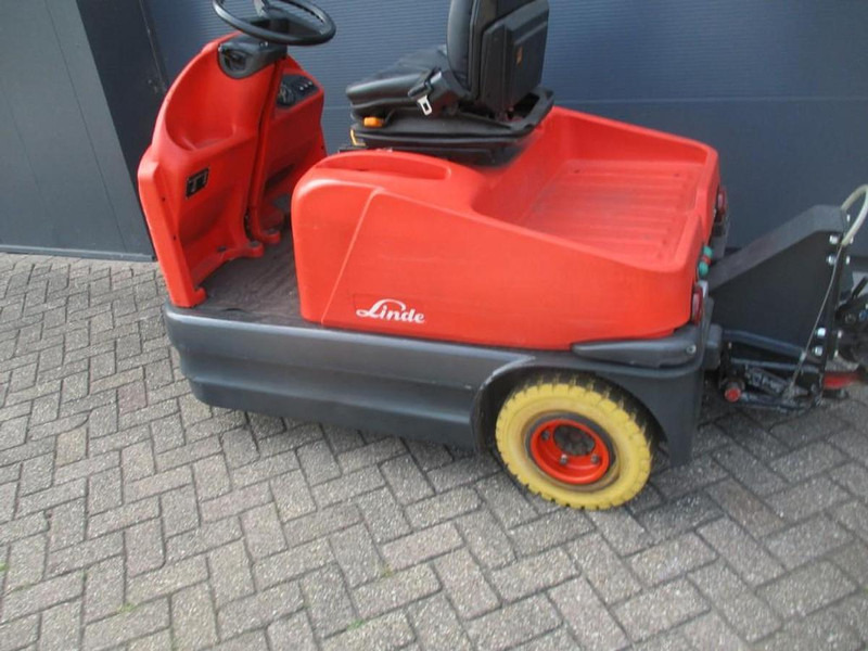 Linde P 60 - Tow tractor: picture 3 Linde P 60 - Tow tractor: picture 3