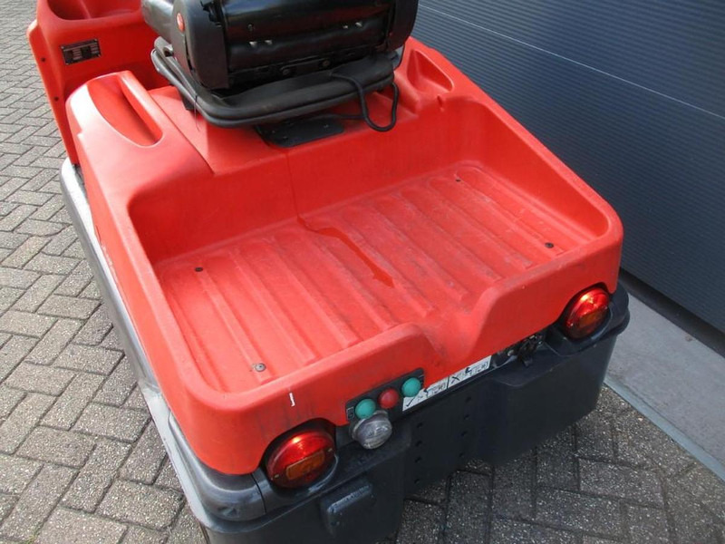 Linde P 60 - Tow tractor: picture 4 Linde P 60 - Tow tractor: picture 4