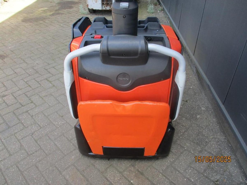 Toyota LPE 250 - Pallet truck: picture 2 Toyota LPE 250 - Pallet truck: picture 2