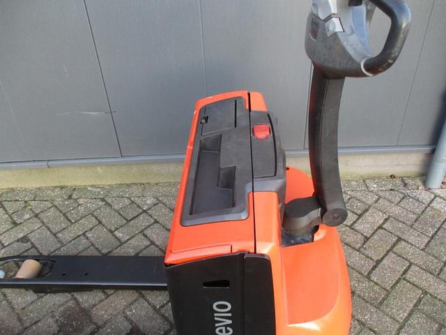 Toyota LWE 140 - Pallet truck: picture 5 Toyota LWE 140 - Pallet truck: picture 5