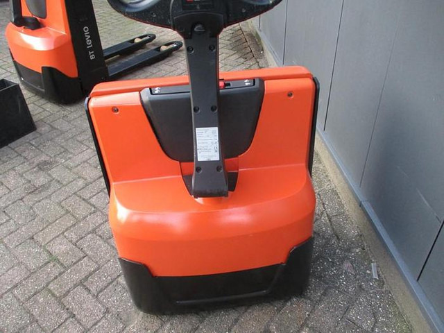 Toyota LWE 140 - Pallet truck: picture 3 Toyota LWE 140 - Pallet truck: picture 3