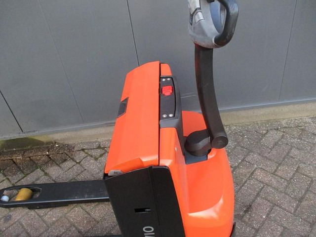 Toyota LWE 140 - Pallet truck: picture 5 Toyota LWE 140 - Pallet truck: picture 5