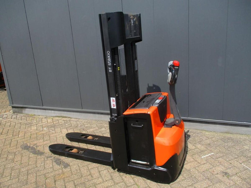 Toyota SWE 120L - Stacker: picture 3 Toyota SWE 120L - Stacker: picture 3
