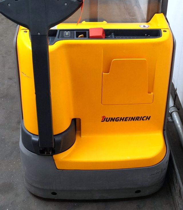 Jungheinrich EJC110 - Stacker: picture 3 Jungheinrich EJC110 - Stacker: picture 3