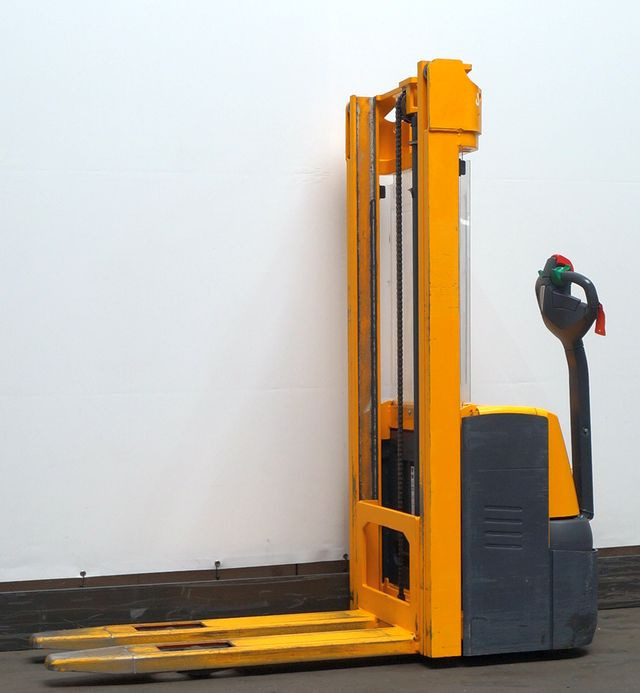 Jungheinrich EJC110 - Stacker: picture 1 Jungheinrich EJC110 - Stacker: picture 1