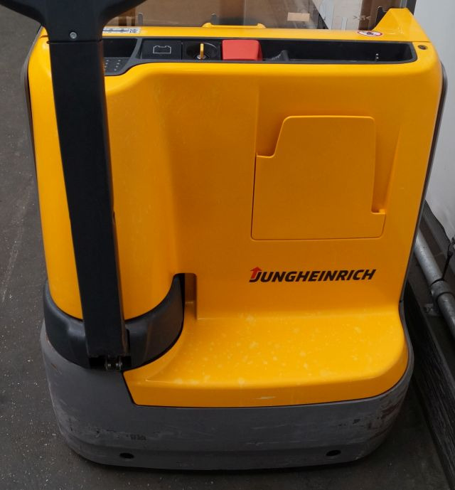 Jungheinrich EJC112 - Stacker: picture 3 Jungheinrich EJC112 - Stacker: picture 3
