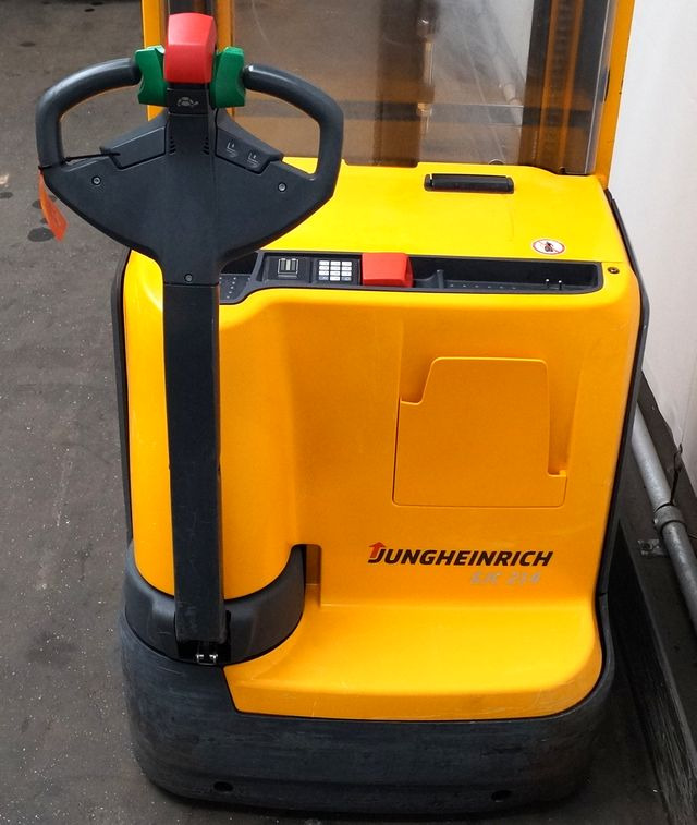 Jungheinrich EJC214 - Stacker: picture 3 Jungheinrich EJC214 - Stacker: picture 3