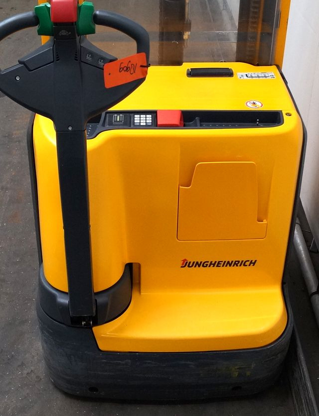 Jungheinrich EJC214 - Stacker: picture 3 Jungheinrich EJC214 - Stacker: picture 3