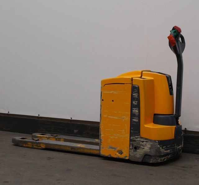 Jungheinrich EJE225 - Pallet truck: picture 2 Jungheinrich EJE225 - Pallet truck: picture 2