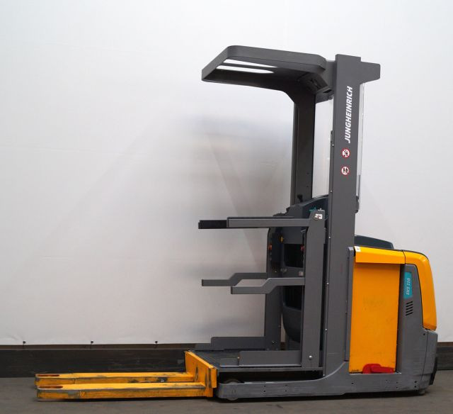 Jungheinrich EKS110 - Order picker: picture 1 Jungheinrich EKS110 - Order picker: picture 1