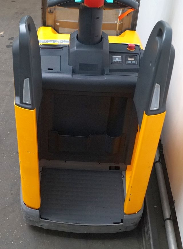 Jungheinrich ERD220 - Stacker: picture 3 Jungheinrich ERD220 - Stacker: picture 3