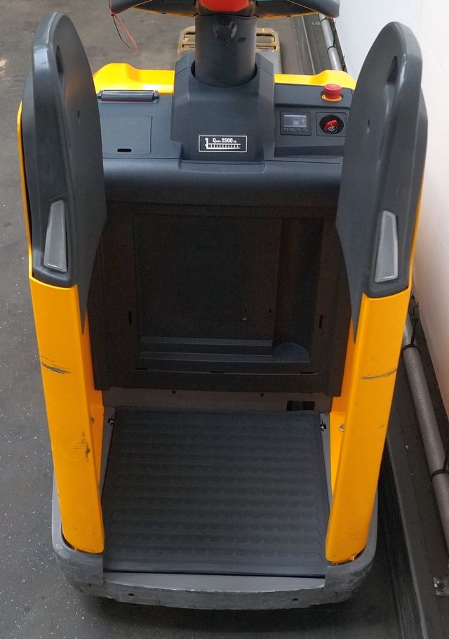 Jungheinrich ERE225 - Pallet truck: picture 3 Jungheinrich ERE225 - Pallet truck: picture 3