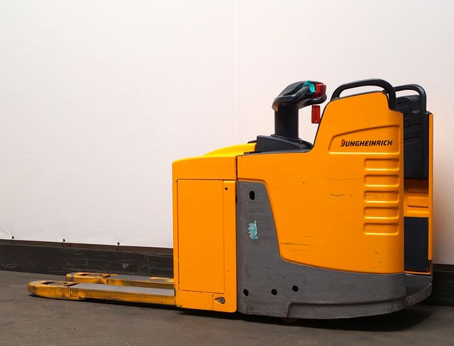 Jungheinrich ERE225 - Pallet truck: picture 2 Jungheinrich ERE225 - Pallet truck: picture 2