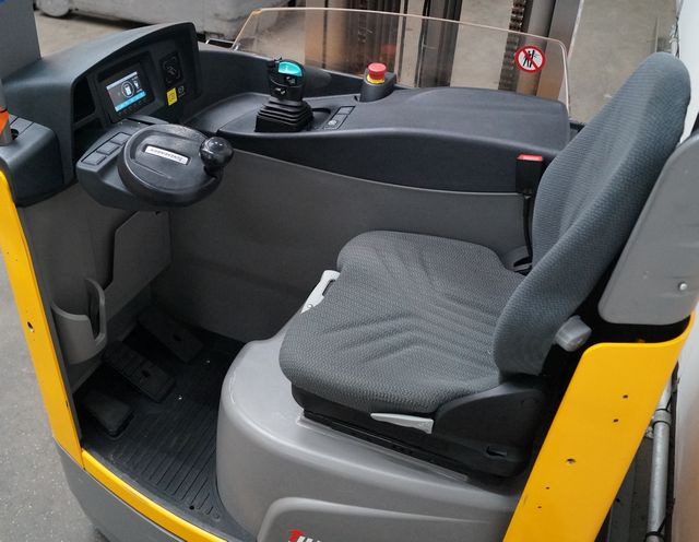 Jungheinrich ETV320 - Reach truck: picture 3 Jungheinrich ETV320 - Reach truck: picture 3