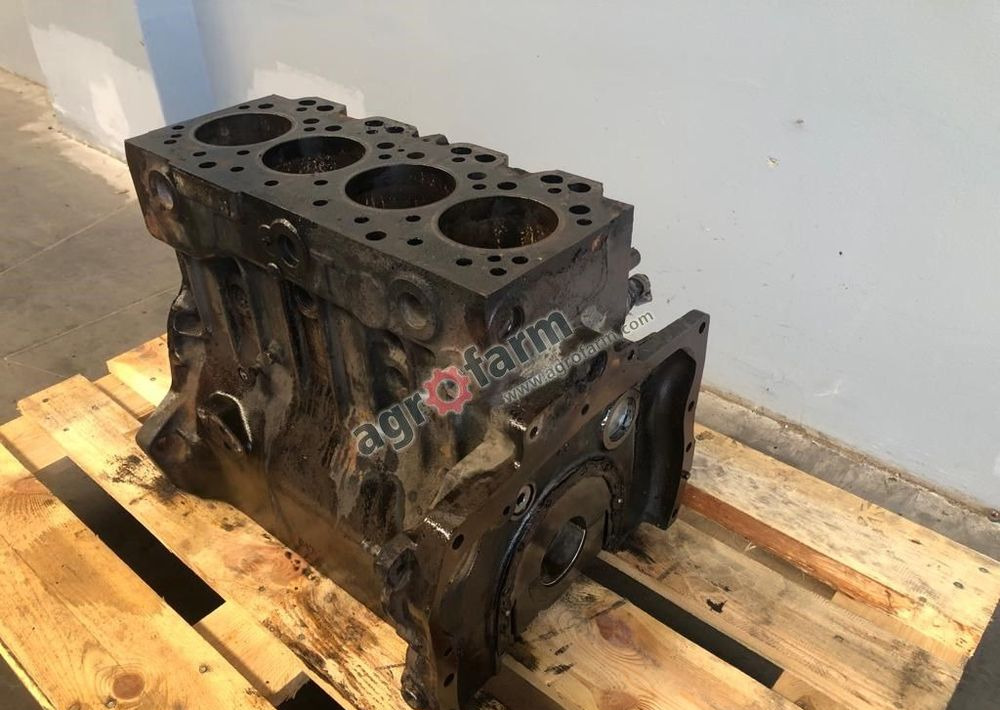 BLOK SILNIKA MASSEY FERGUSON 390 - Engine for Truck: picture 1 BLOK SILNIKA MASSEY FERGUSON 390 - Engine for Truck: picture 1