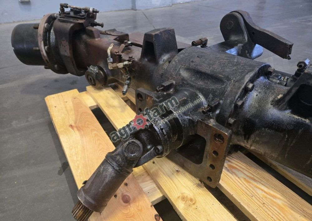Przedni most Claas Arion 630 - Transmission: picture 4 Przedni most Claas Arion 630 - Transmission: picture 4