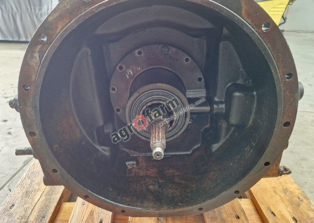 Skrzynia biegów Claas Celtis 446 - Gearbox: picture 4 Skrzynia biegów Claas Celtis 446 - Gearbox: picture 4
