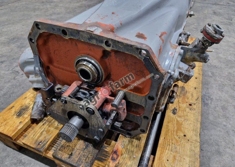 Skrzynia biegów Massey Ferguson 2640 - Gearbox: picture 1 Skrzynia biegów Massey Ferguson 2640 - Gearbox: picture 1