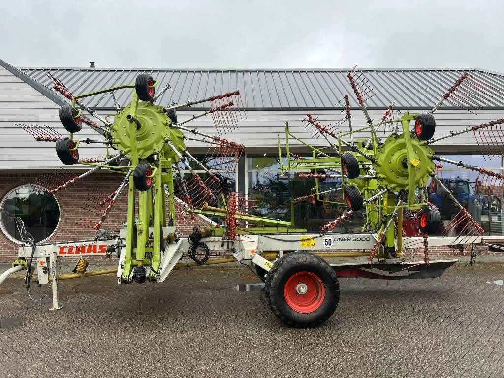 Claas Liner 3000 - Tedder/ Rake: picture 2 Claas Liner 3000 - Tedder/ Rake: picture 2