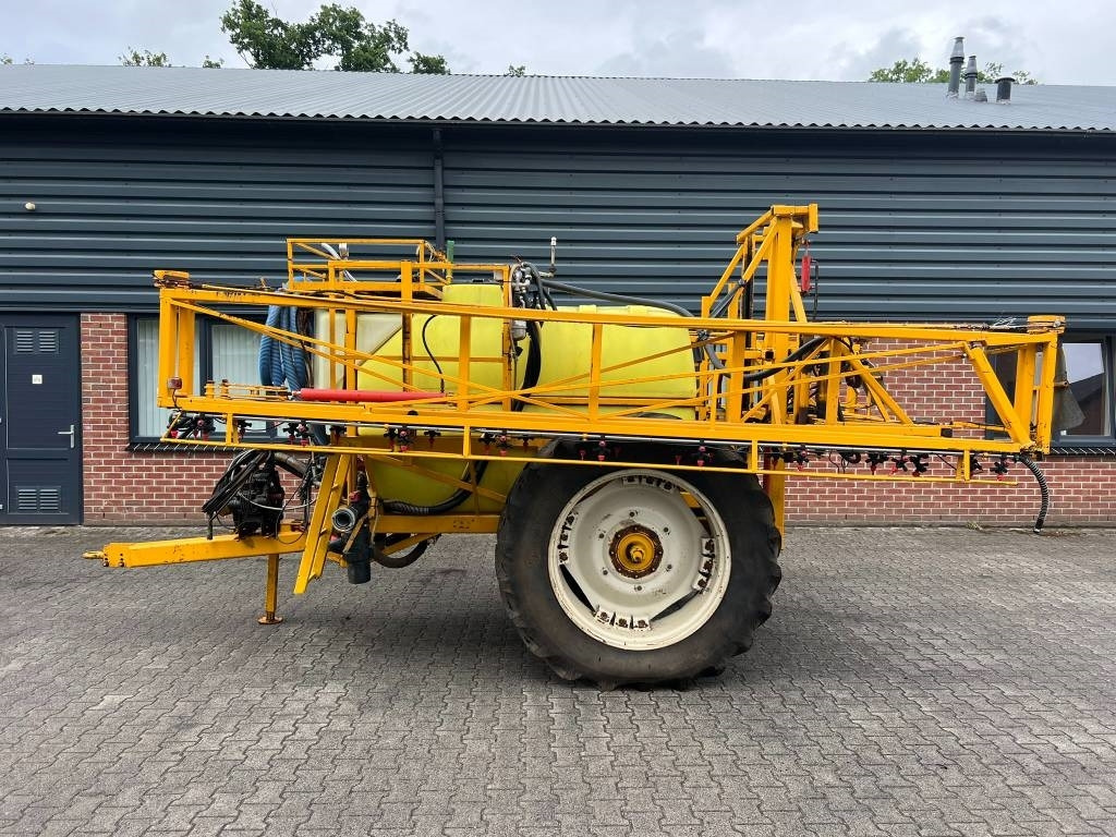 Dubex Junior - Trailed sprayer: picture 2 Dubex Junior - Trailed sprayer: picture 2