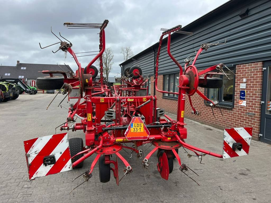 Lely Lotus 1325 - Tedder/ Rake: picture 4 Lely Lotus 1325 - Tedder/ Rake: picture 4