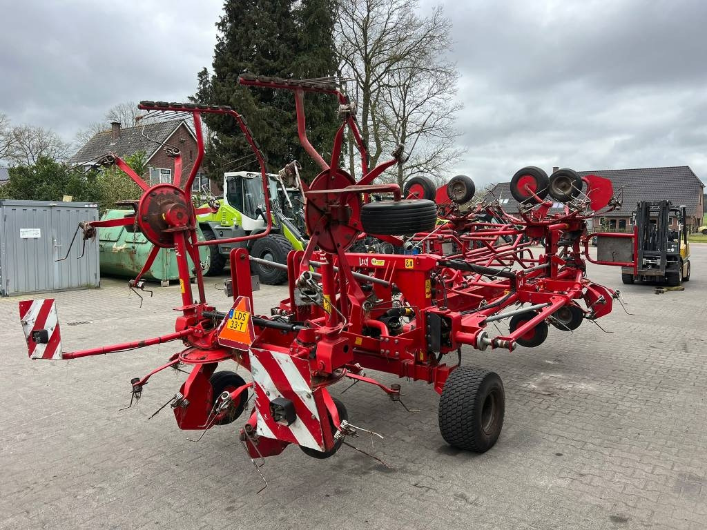 Lely Lotus 1325 - Tedder/ Rake: picture 5 Lely Lotus 1325 - Tedder/ Rake: picture 5