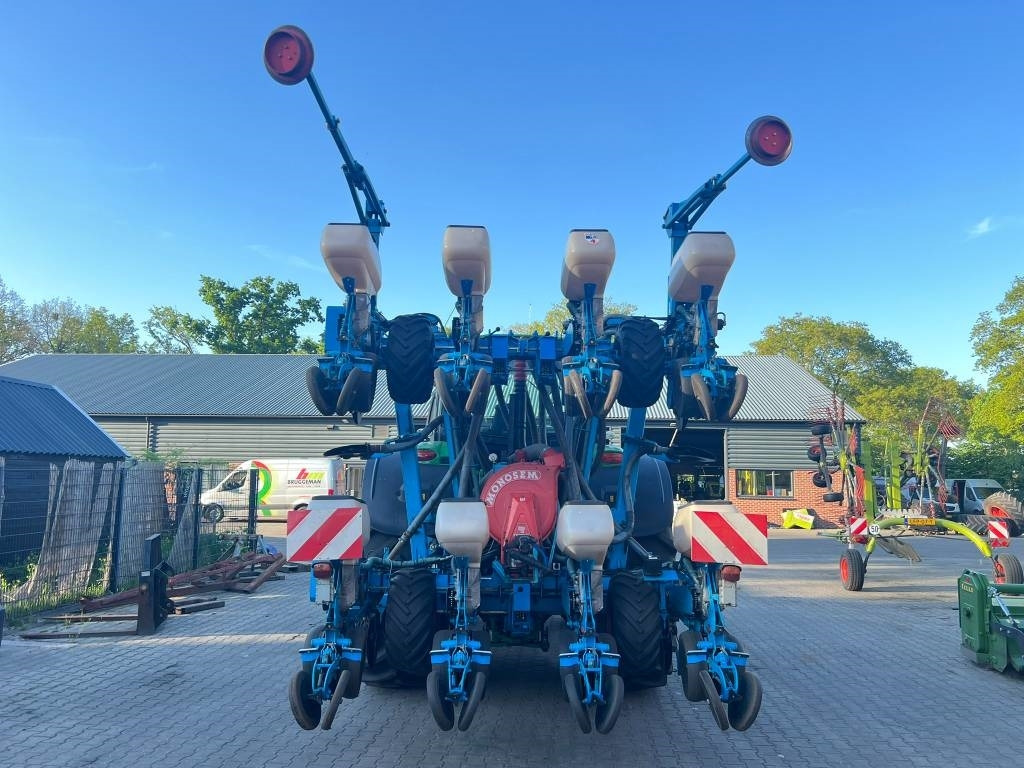 Monosem NG PLUS 8 - Precision sowing machine: picture 2 Monosem NG PLUS 8 - Precision sowing machine: picture 2