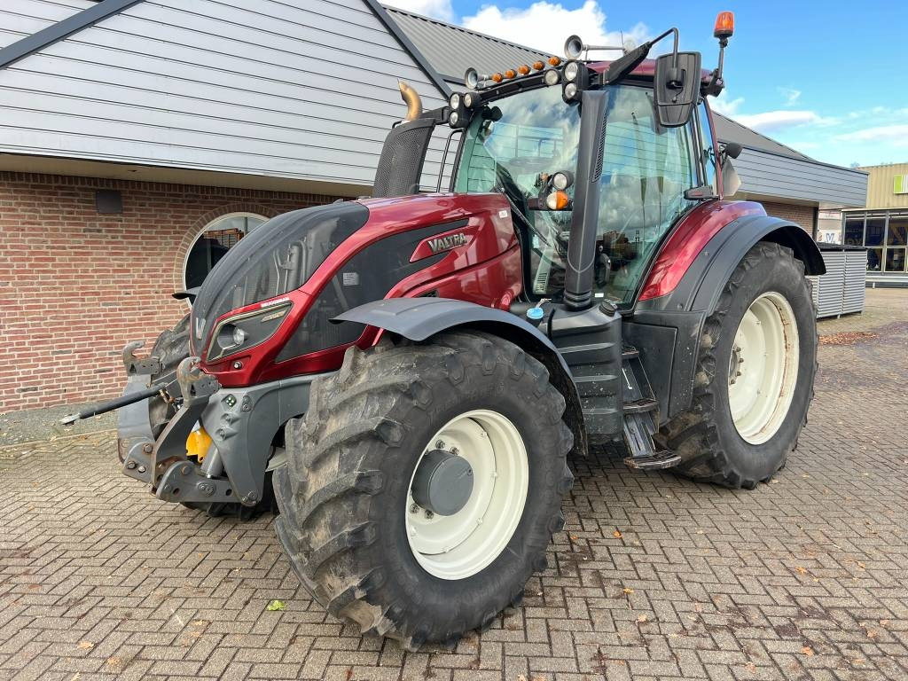 Valtra T 174 Versu - Farm tractor: picture 1 Valtra T 174 Versu - Farm tractor: picture 1