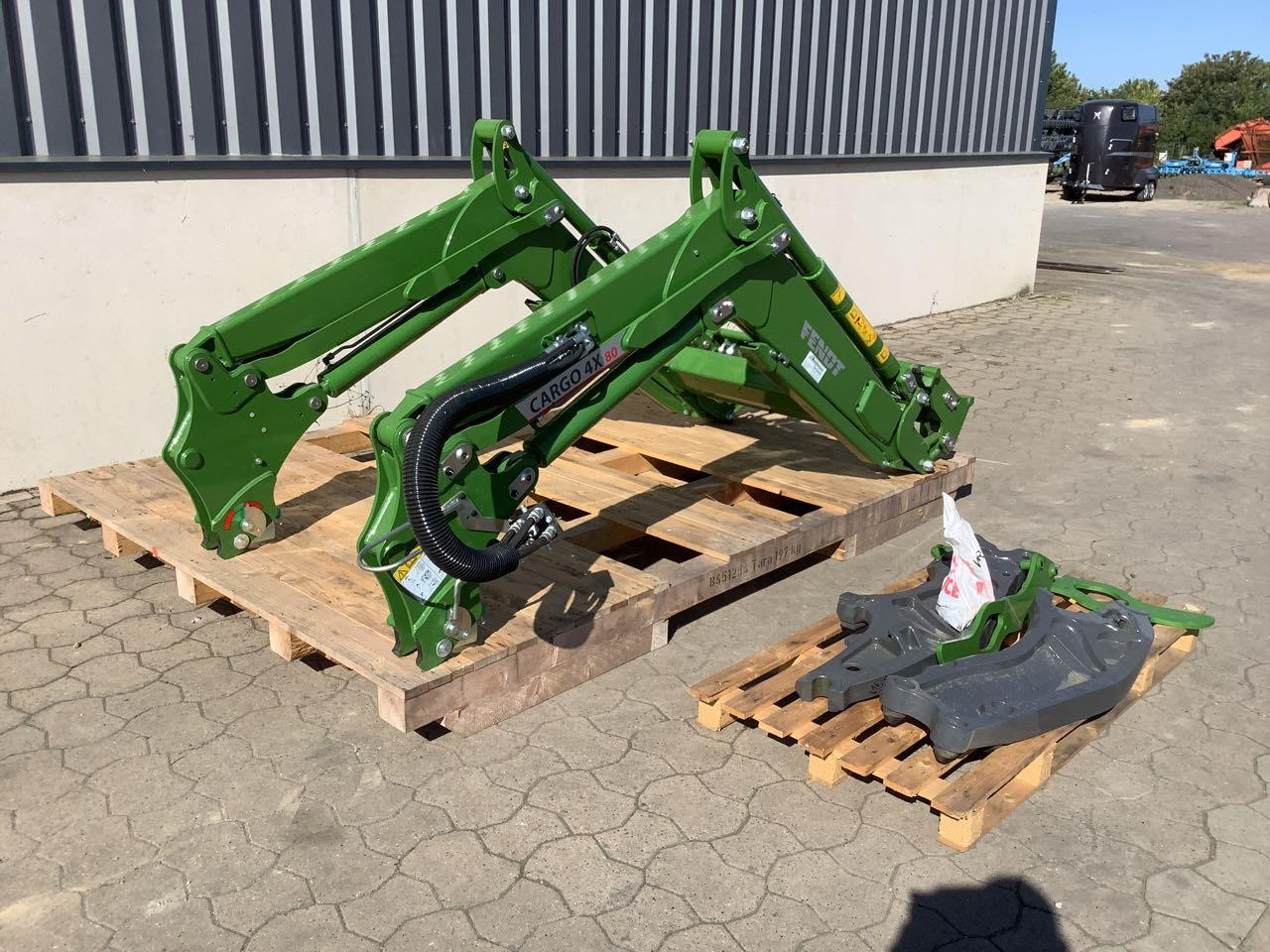 Fendt Cargo 4x80 - Front loader for tractor: picture 2 Fendt Cargo 4x80 - Front loader for tractor: picture 2