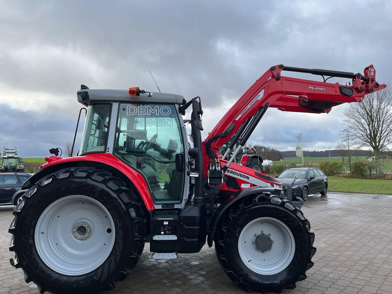 Massey Ferguson 5S. 125 Dyna-6 - Farm tractor: picture 2 Massey Ferguson 5S. 125 Dyna-6 - Farm tractor: picture 2