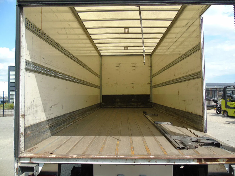 DAF LF 210 + euro 6 + lift + 3P - Box truck: picture 4 DAF LF 210 + euro 6 + lift + 3P - Box truck: picture 4