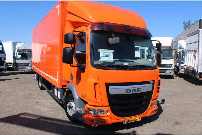 DAF LF 210 + lift + 12t - Box truck: picture 3 DAF LF 210 + lift + 12t - Box truck: picture 3